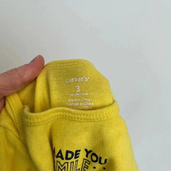 5/25$ Carter’s yellow baby bodysuit  size 0-3 months - Picture 2 of 6